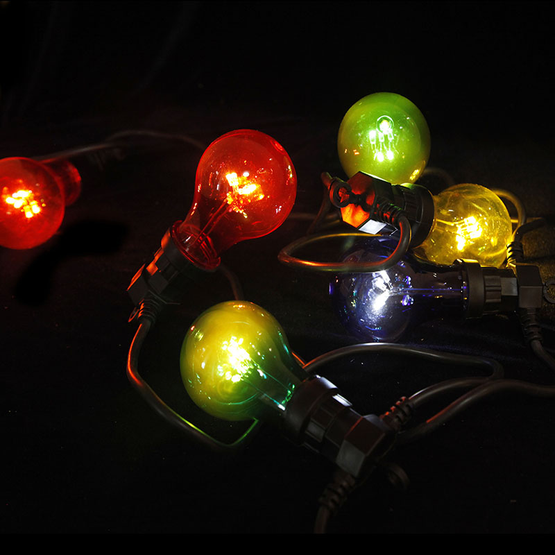 　 HOW TO INSTALL HOLIDAY LIGHTING
